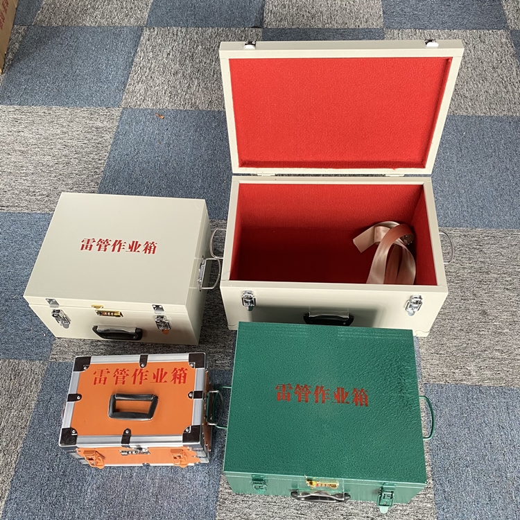 东胜爆破工程作业箱如何选择？玻璃钢与传统材质的全面对比